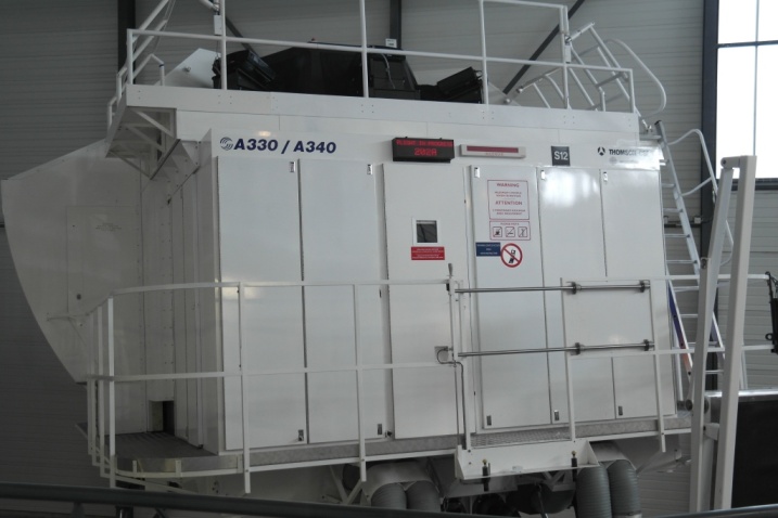 Airbus A330 / A340 Training Flight simulator.