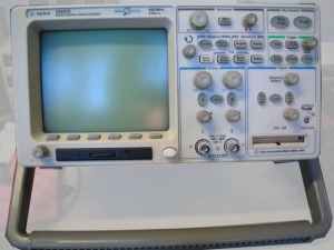 SD_HxC_Floppy_Emulator_Slim_Agilent_HP_54642D_Oscilloscope_001_small.jpg